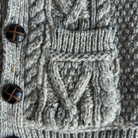 Aran Crafts Boys Shawl Collar Cardigan Sz 4-5 Pockets Fisherman Sweater Wool - Picture 9 of 9